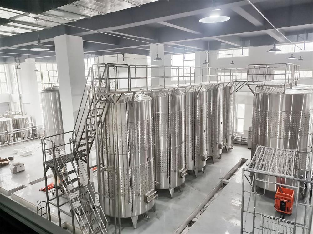 <b>10т, 20т Ёмкость для сображивания сидра и вина  монтаж в Ки</b>